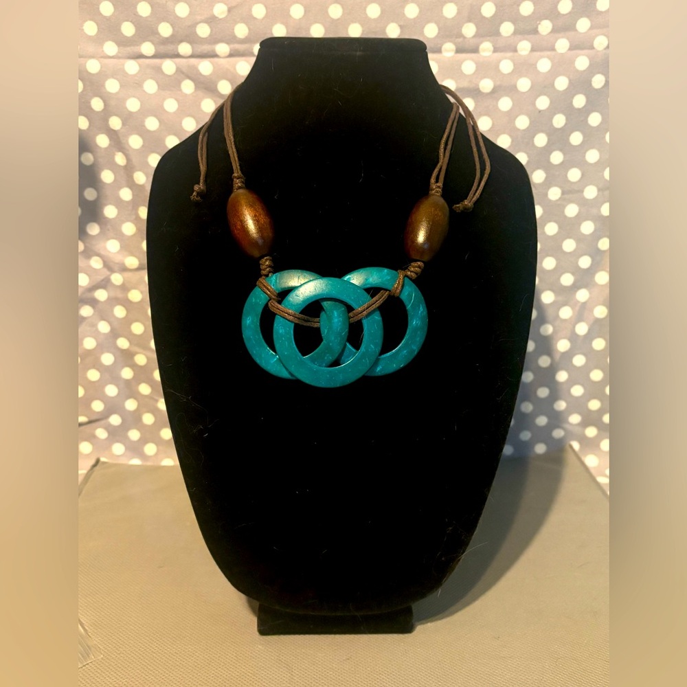 Wooden interlocking circle necklace